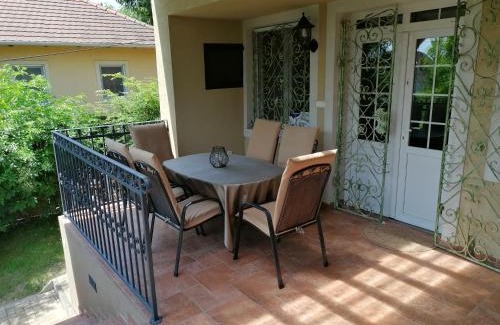 Balatongyorok Villa | Villa Pelso