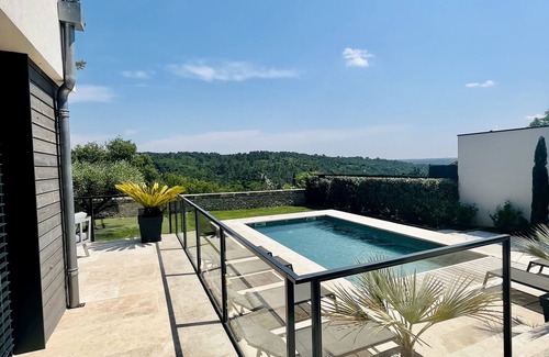 Uzes Villa | Villa Perrine: Pool, Spa, Panoramic View, right in the center of Uzès