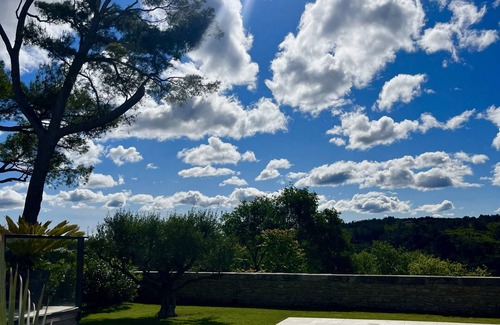 Uzes Villa | Villa Perrine: Pool, Spa, Panoramic View, right in the center of Uzès