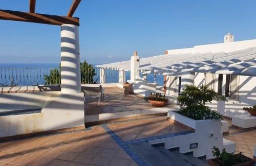 Quattropani Villa | Villa Petrara