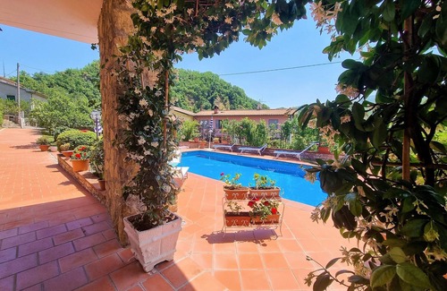 Piazza al Serchio Villa | Villa Piazza, private solar heated pool, walk to all facilities! WIFI