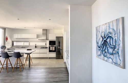 Estreito da Calheta House | Villa Piece of Heaven by LovelyStay