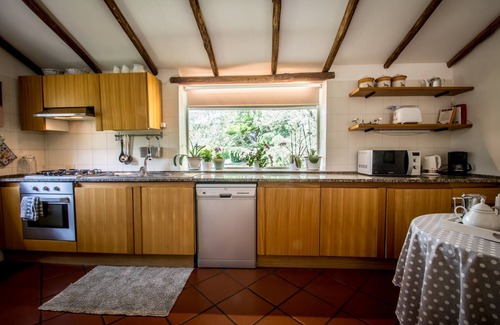 Lake Bracciano Villa | Villa pieds dans l'eau unique location with a private beach on the lake near Roma
