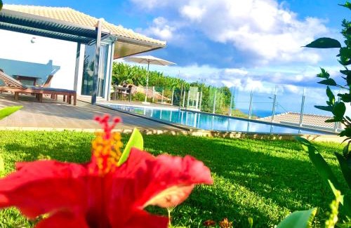 Estreito da Calheta Villa | Villa Pinheira IV -Heated swimming pool and jacuzzi