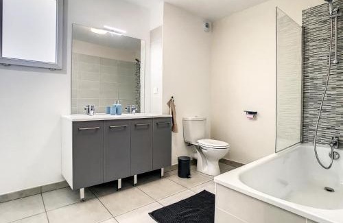 Tournefeuille Villa | Villa Poète avec jardin 3 Chambres Parking gratuit