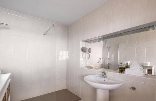 Villajoyosa Villa | Villa Poniente Montiboli by Buccara