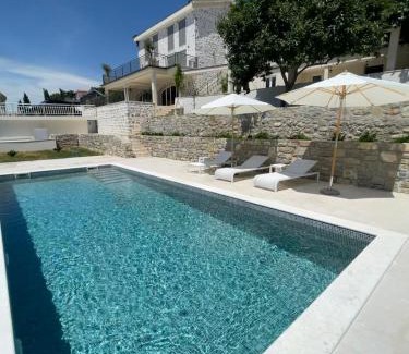 Rezevici Villa | Villa Portico