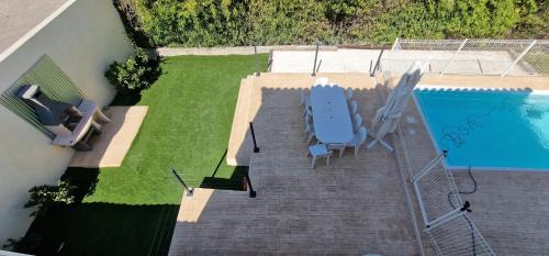 Saint-Privat-des-Vieux House | villa pour 10 personnes avec piscine et jacuzzi