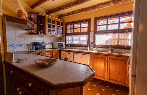 Prades Villa | Villa Prades, 6 bedrooms, 13 persons