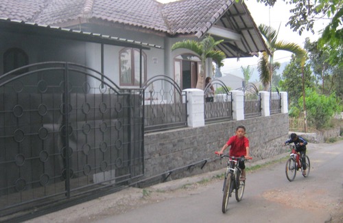 Lembang Villa | Villa Prisma 3 BR 2 Bathroom in Lembang