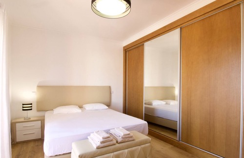 Monte Raposo House | Villa Privée de 4 Chambres Avec Piscine