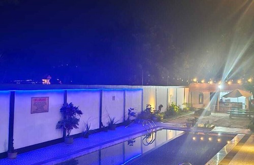 Megamendung Villa | Villa Putih Alvaro