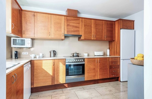 Coves Noves Villa | Villa Rachel - Three Bedroom Villa, Sleeps 6