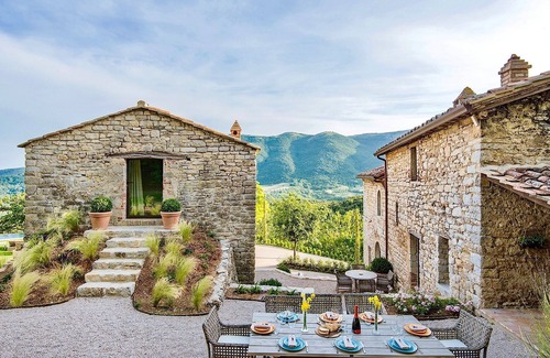 Umbertide Villa | VILLA REGINA - Four Bedroom Villa, Sleeps 8