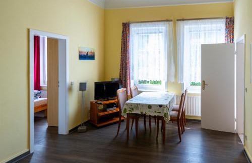 Friedrichroda Apartment | Villa Regina Waldblick