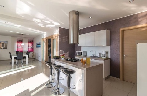 Vintijan Villa | Villa Relax - Pool, Sauna, Gym, Jacuzzi, Games