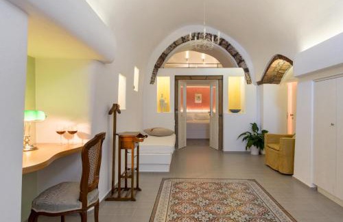 Fira Hotel | Villa Renos Hotel