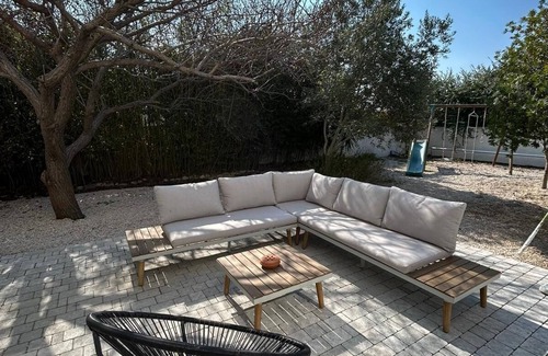 Sauvian House | Villa rental with swimming pool close to the sea.