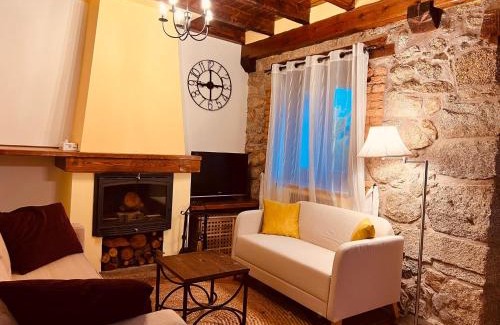 La Adrada House | Villa Revolcona