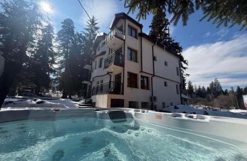 Maritsa Villa | Villa Rila Borovets with Hot Pool, Jacuzzi & Sauna by BookVillaBG