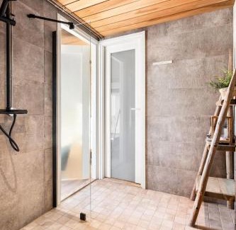 Klaukkala House | Villa Ritva - Modern - Lakefront - Hot Tub