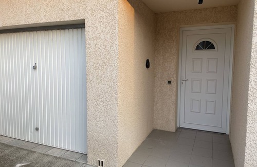 Massilia House | Villa Rodger, 80m2 Proche Centre Ville et Route des Plages, 2 ch, Parking, ext