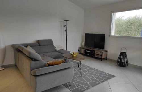 Aubenas Villa | Villa Romane