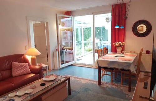 Koserow Apartment | Villa Romantica - großer Wintergarten - 300m Strand