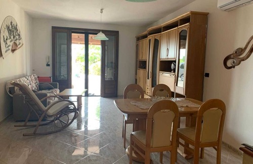 Aradeo Villa | Villa Rosa tra campagna e mare