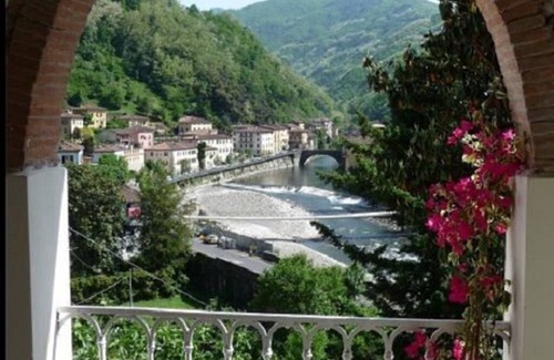 Bagni di Lucca Villa | Villa Rosalena 4 bed with stunning river views, splash pool,garden, walk to town