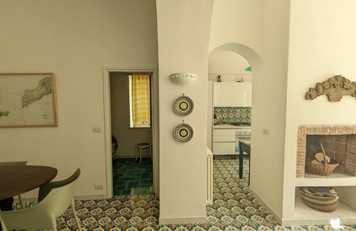 Marina Grande Villa | Villa Rosella- Winery Fenicia Staircase