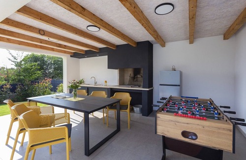 Smoljanci Villa | Villa Rossi with heated pool