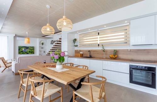 Smoljanci Villa | Villa Rossi with heated pool