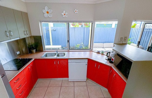 Manunda House | Villa Royale - Cairns City