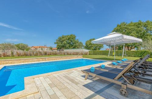 Selina Villa | Villa Ruza