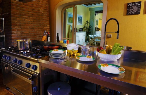 Palaia Villa | Villa San Gerbero amazing villa casale with p/pool and jacuzzi bath