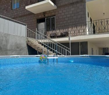 Oshakan House | Villa Sandra and Pool near Airport