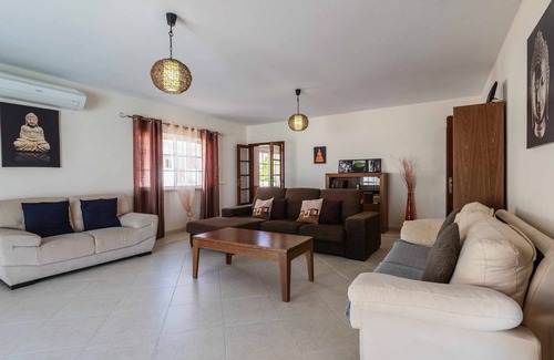 Pera House | Villa Santos by Gabi Miguel