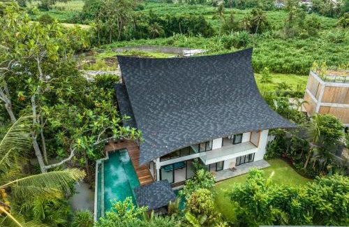 Babakan Villa | Villa Satiya - Unique and stylish 4-bdr pool villa in Pererenan!