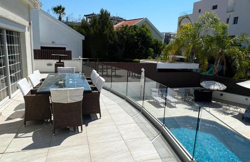 Agios Athanasios Villa | Villa Sawa by Ezoria Villas