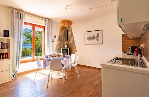 Lacona Villa | Villa Scirocco Est is located 50 meters from the beach in Lacona.