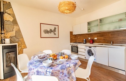 Lacona Villa | Villa Scirocco Est is located 50 meters from the beach in Lacona.