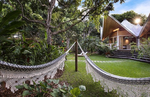 Porto Seguro House | VILLA SE7E - WOOD AND BAMBOO HOUSE- A romantic charming house hidden in nature.