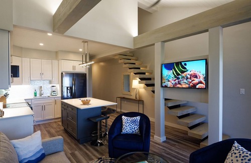 Savannah Condo | Villa SeaRenity ~ Beachfront Elegance & Personalized Service