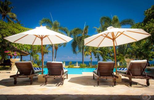 Dencarik Villa | Villa Segara Murti - Stylish Beachfront Villa!