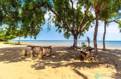 Dencarik Villa | Villa Segara Murti - Stylish Beachfront Villa!