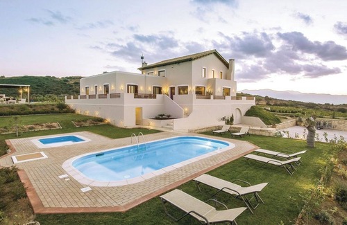 Nikos Kazantzakis Villa | Villa Selena 6 bedroom villa