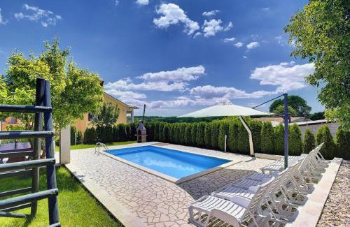 Lindar House | Villa Semy