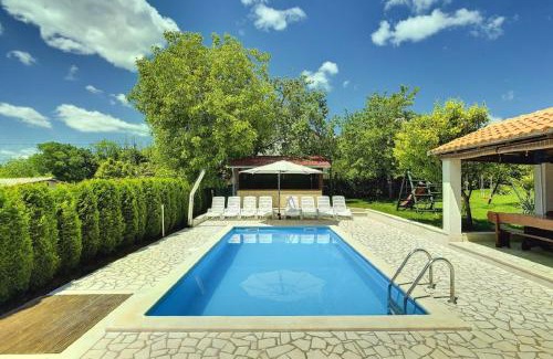 Lindar House | Villa Semy