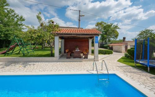 Lindar House | Villa Semy